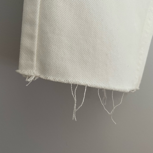 The perfect pair of white jeans for this summer! White, Zara, High waisted, mom - Picture 3 of 5